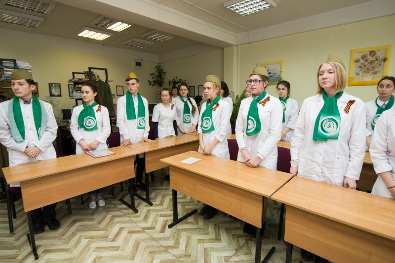 Встреча поколений: студенты медколледжа поздравили с Днем Победы ...